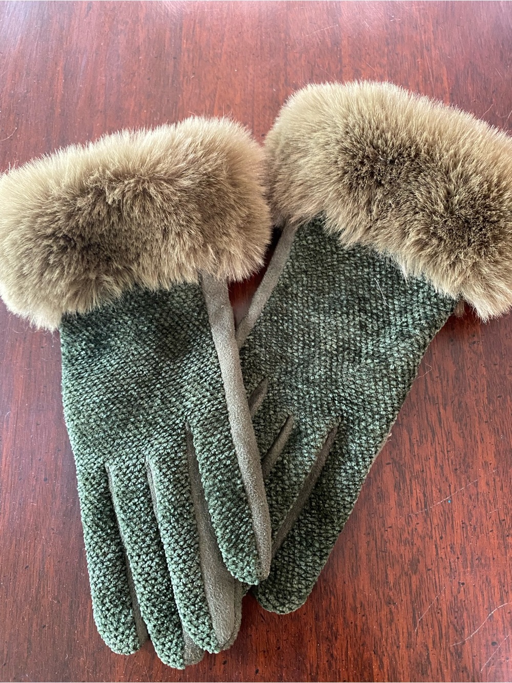 2 Chic Olive Green Knit Gloves with Faux Fur Trim